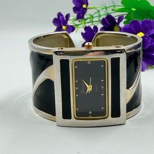 Osirock Elegant Black and Silver Vintage Cuff Watch